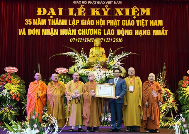 GHPGVN vinh dự đón nhận Huân chương Lao động hạng Nhất nhân Đại lễ Kỷ niệm 35 năm thành lập