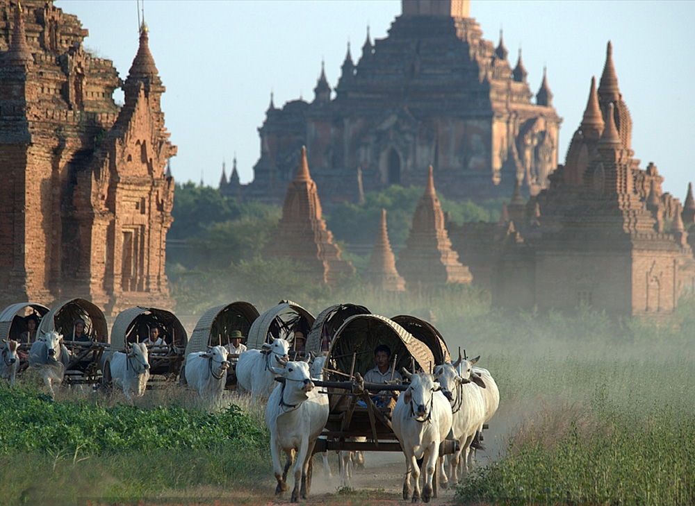 Được so sánh với kỳ quan Angkor Wat của Campuchia, nhưng vì nhiều lý do mà hiện tại Bagan chưa được đưa vào danh sách di sản văn hóa thế giới của UNESCO. Dù vậy, thánh địa Phật giáo Bagan vẫn là một thắng cảnh hàng đầu của Myanmar, thu hút một lượng du khách khổng lồ đến thăm viếng mỗi năm.