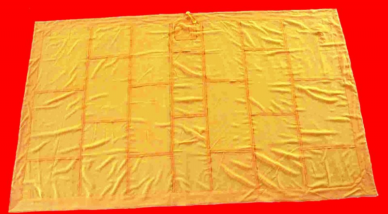 Cà sa, có phiên âm tiếng Phạn là Kasaya, tên đầy đủ là Cà sa duệ.