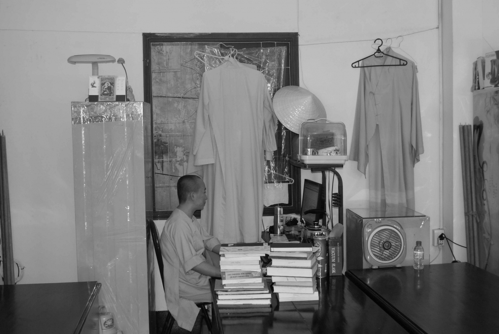 Một góc học tập của Ni chúng Dược Sư