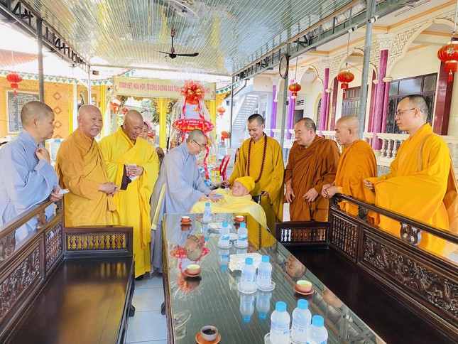 Vấn an Ni trưởng Thích nữ Nhẫn Liên tại tịnh xá Ngọc Hiệp