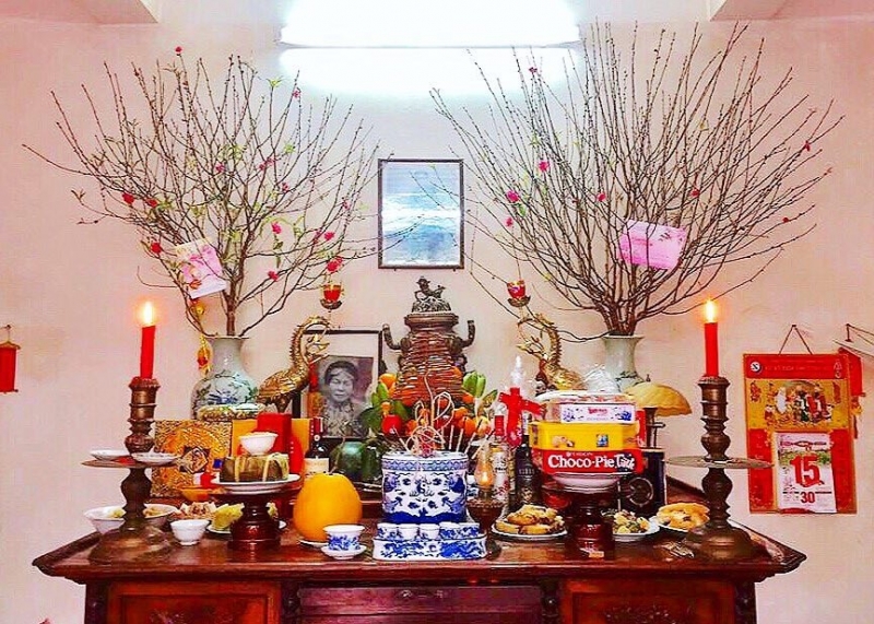 Văn khấn cúng giao thừa Tết Nhâm Dần 2022 trong nhà và ngoài trời chuẩn nhất 2 Cúng giao thừa còn được gọi là lễ trừ tịch, một nghi lễ rất quan trọng đối với mỗi gia đình người Việt được cử hành vào thời khắc kết thúc năm cũ và chào đón năm mới.