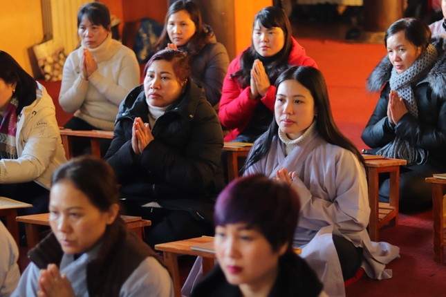 Phật tử người Việt tại Ukraine đến chùa Trúc Lâm Kharkov tu học - Ảnh: CTLK