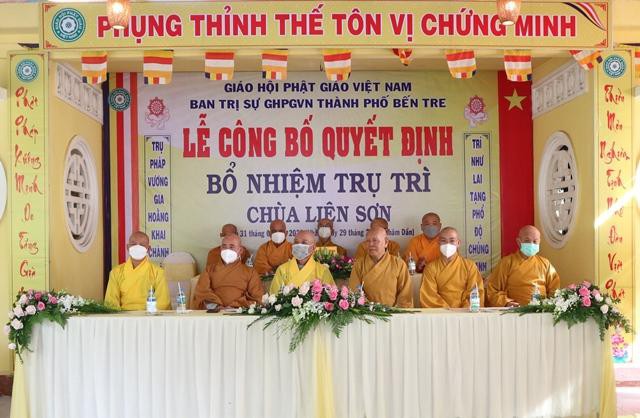Chư tôn đức chứng minh buổi lễ