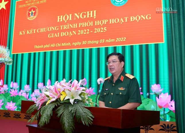 Thiếu tướng Phan Văn Xựng phát biểu tại hội nghị