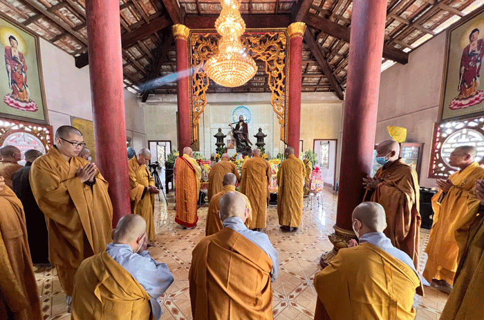 Buổi lễ tưởng niệm diễn ra trang nghiêm