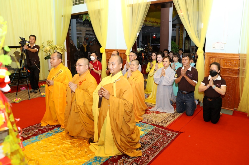 Đoàn PSO khu vực miền Trung, Ban TTTT PG Quảng Nam, kênh truyền hình QCB dâng hương tưởng niệm