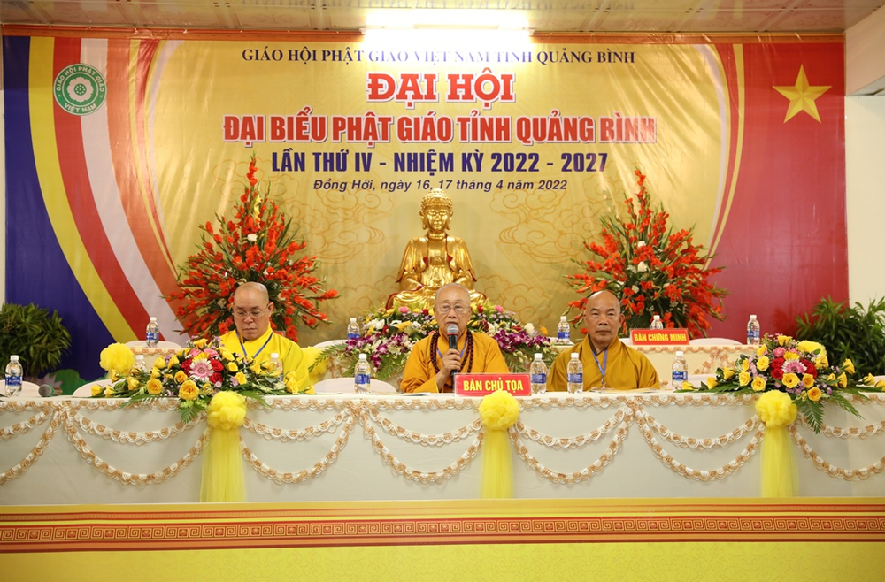 Chư tôn đức chủ tọa phiên Đại hội trù bị tại chùa Đại Giác