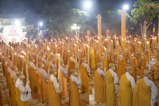 Vô minh xoa tan, mở khai trí tuệ, viên thành Phật đạo