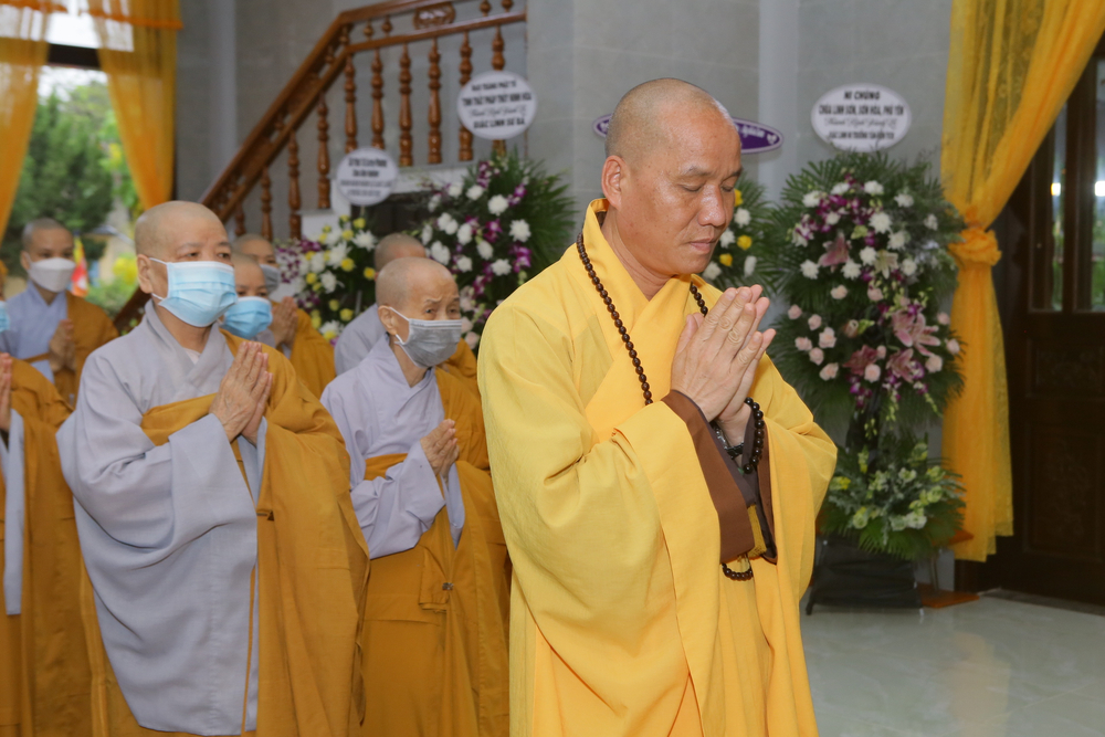 Tông Môn Pháp phái Vĩnh Nghiêm viếng cố Ni Trưởng.