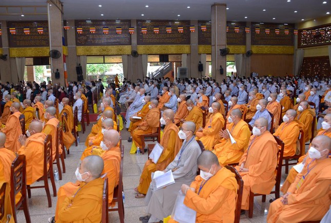 Quang cảnh hội trường