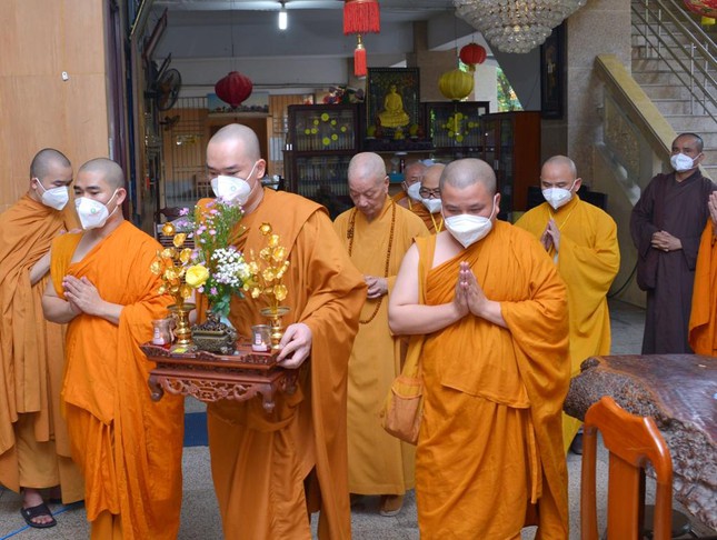 Cung nghinh chư tôn đức chứng minh