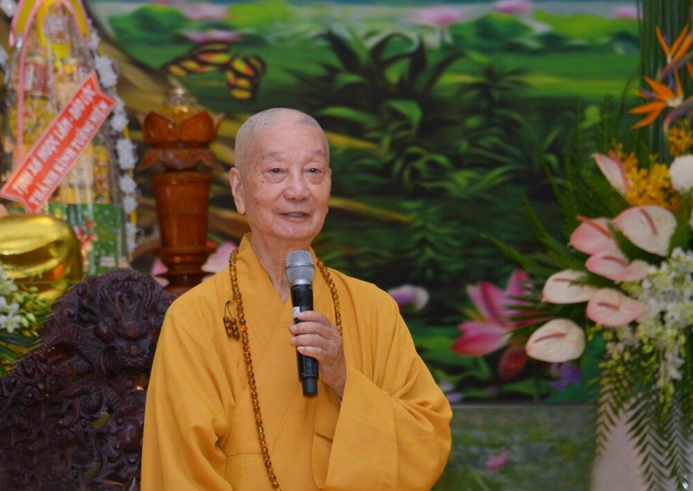 Trưởng lão Hòa thượng Thích Trí Quảng ban lời đạo từ