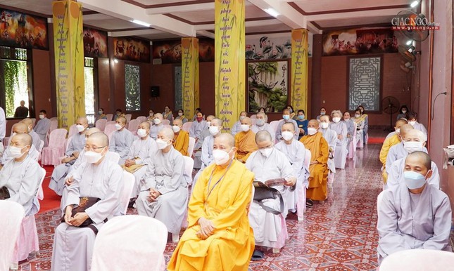 Chư tôn đức Ni tham dự