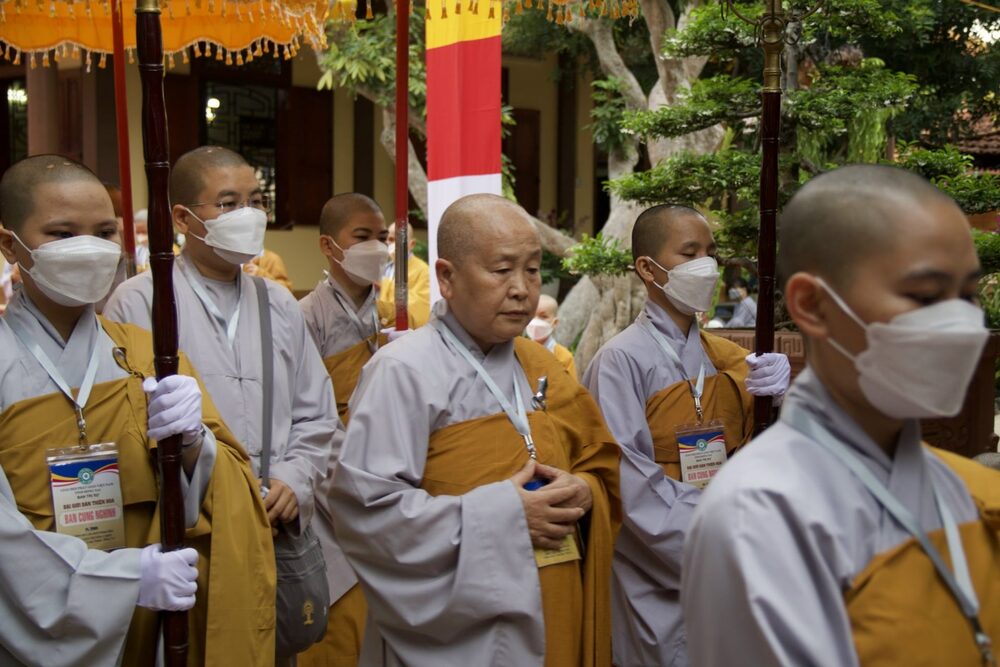NT.Thích Nữ Thuần Ẩn quang lâm Thính pháp đường giảng dạy giới luật cho các giới tử Thức Xoa Ma Na.
