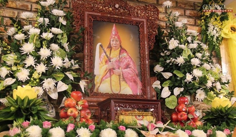Chân dung Trưởng lão Hòa thượng Thích Lương Phương tại Giác linh đường