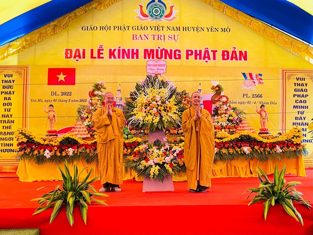 Ban Trị sự Phật giáo huyện Yên Mô trang nghiêm cử hành Đại lễ Phật đản 10