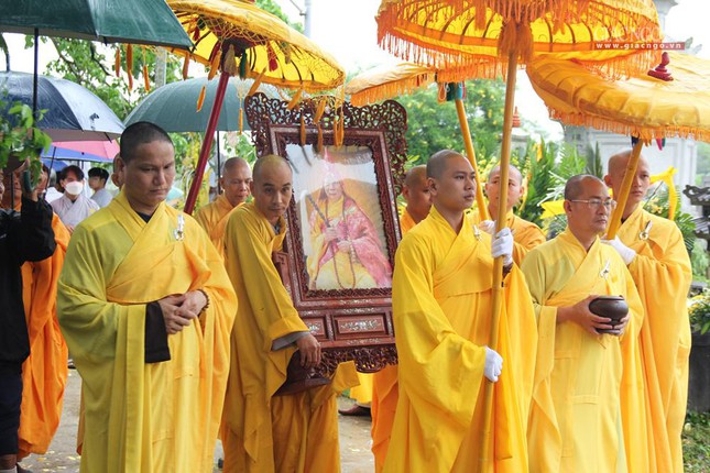 Cung thỉnh di ảnh Trưởng lão Hòa thượng