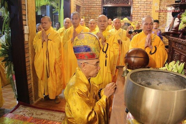 Hòa thượng Thích Quang Nhuận, đương vi sám chủ
