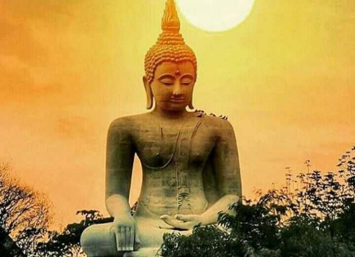 Đức Phật đã dùng trí tuệ và tình thương để dạy người ta sống lương thiện, biết quên mình vì người, để có được bình yên.