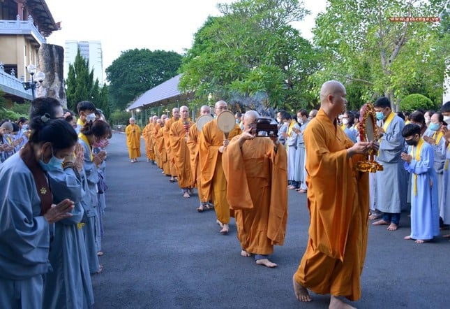 le-tam-phat-tai-chua-hue-nghiem-5-9476