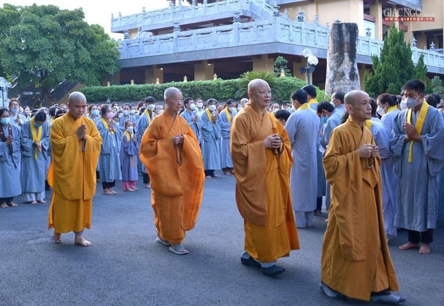 le-tam-phat-tai-chua-hue-nghiem-6-4134