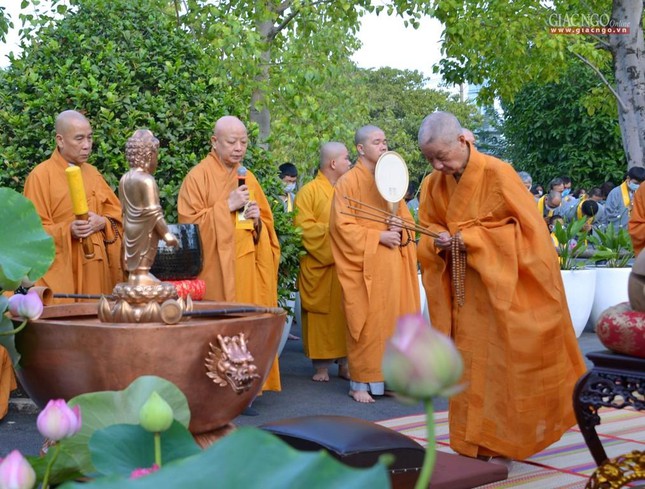 le-tam-phat-tai-chua-hue-nghiem-7-4385