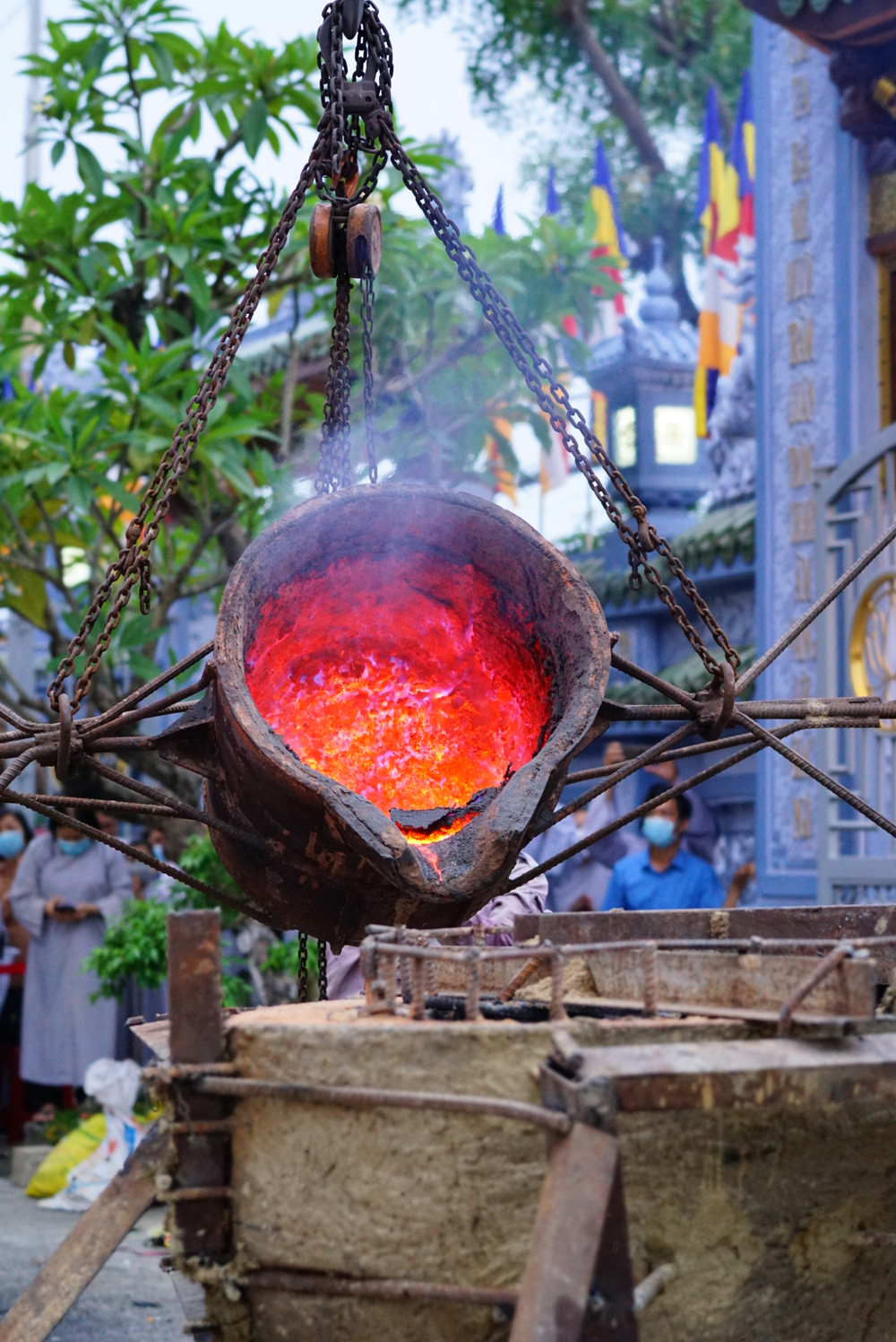 Lễ chú nguyện rót đồng tạo kim thân Đức Phật tại chùa Phổ Quang 5