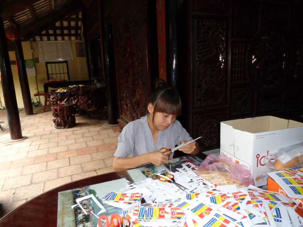 Phật tử Hoa Tường Bạch những ngày đầu về chùa công quả.