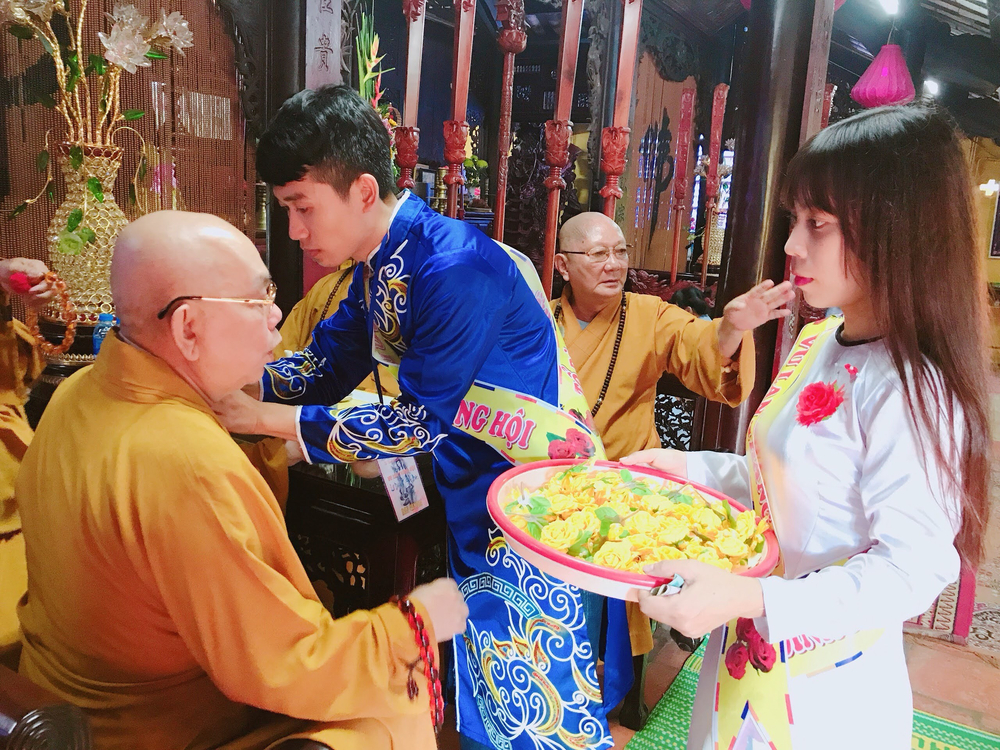 Để mọi người tin hiểu Phật Pháp, tin sâu nhân quả và phát tâm theo đạo Phật là điều rất quan trọng và ý nghĩa trong cuộc đời này: Phật tử Hoa Tường Bạch chia sẻ.