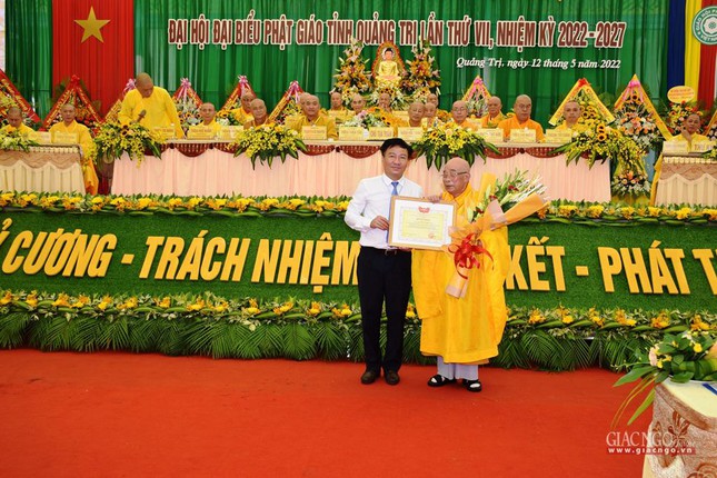 Ủy ban Trung ương MTTQVN trao tặng Bằng khen đến Hòa thượng Thích Thiện Tấn