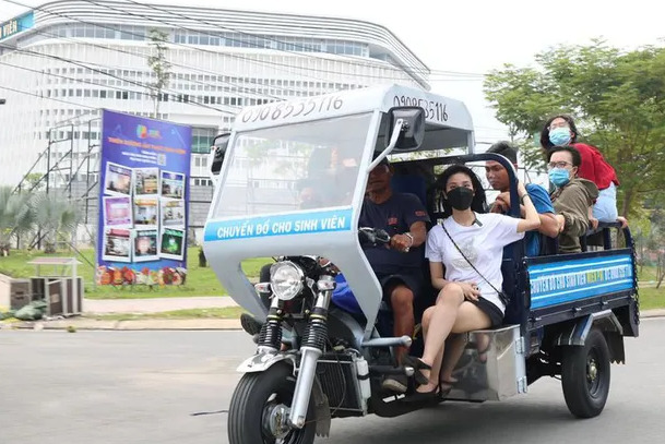 Chiếc xe của ông Minh cô đơn