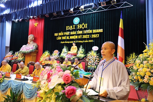 Sư cô Thích Đàm Nghiêm đã có bài tham luận với chủ đề “Tuyên Quang với công tác từ thiện – An sinh xã hội trong tình hình mới”.