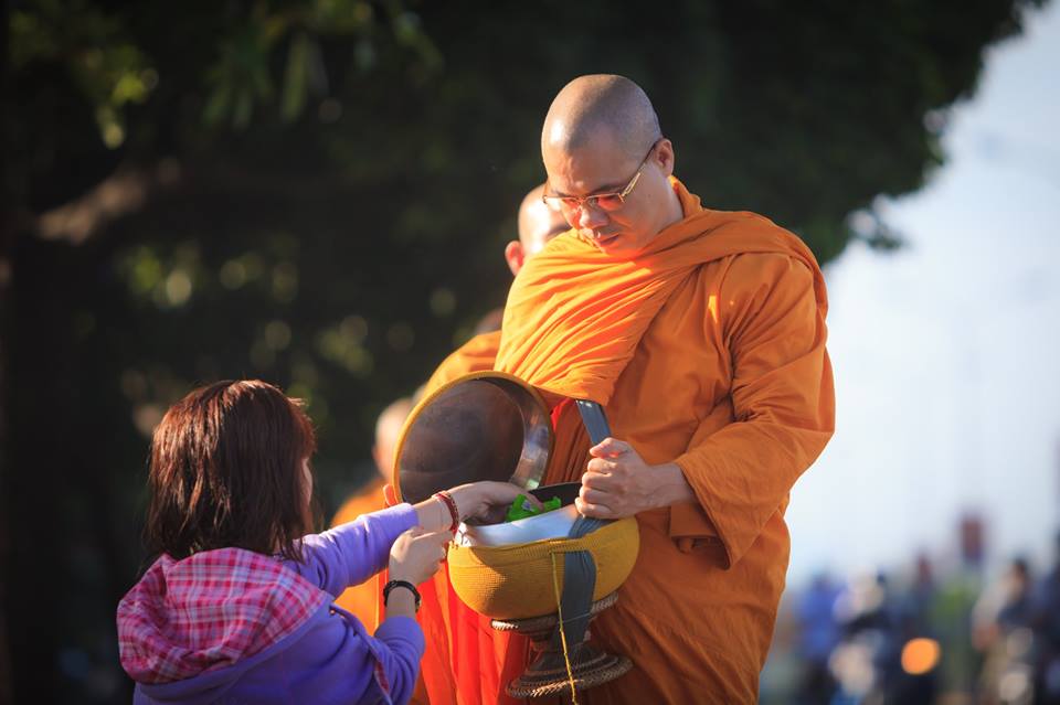 Là con người, nếu bạn cần bình an và hạnh phúc thì người khác cũng vậy, cảnh giới tương ưng sẽ hiểu và đồng cảm cùng bạn.
