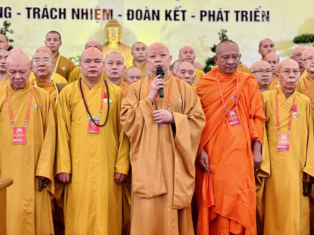 Đại hội đại biểu Phật giáo TP.HCM lần thứ X chính thức suy cử Hòa thượng Thích Lệ Trang tân Trưởng ban Trị sự GHPGVN TP.HCM, nhiệm kỳ 2022 - 2027. Ảnh: Vũ Phượng.