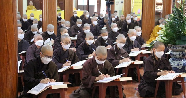 Phật giáo Hà Nội chú trọng công tác đào tạo Tăng Ni một cách bài bản theo truyền thống thiền môn trên hai phương diện bác học lẫn dân gian - Ảnh: TTCPHHN