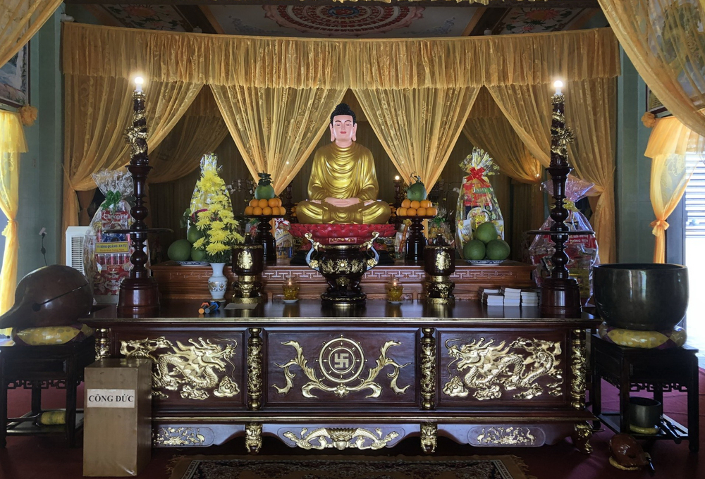 Tượng Phật Thích Ca trong chánh điện chùa Phật Quang. Ảnh: Bùi Phụ