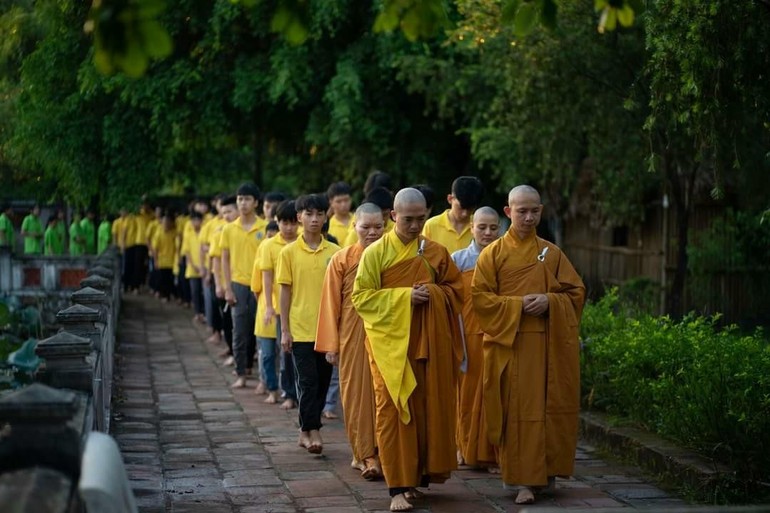 Gieo hạt từ tâm' tại chùa Hoằng Phúc