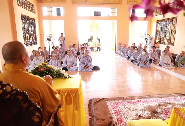 Đại đức Thích Lệ Ngôn thuyết giảng