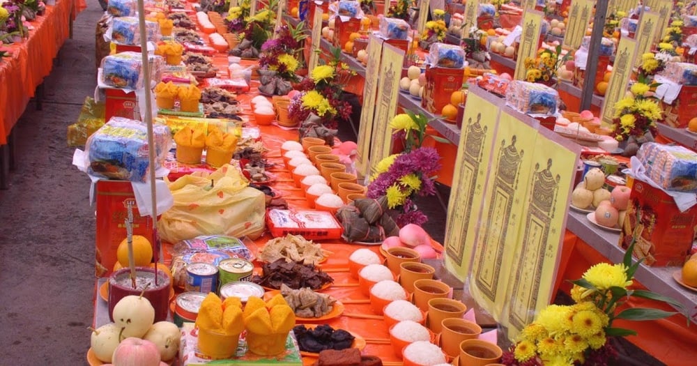 Cúng thí thực theo các Tổ thầy dạy, phải xuất phát từ tâm thành, vật thí thực không tốn kém cầu kỳ mà rất đơn giản.