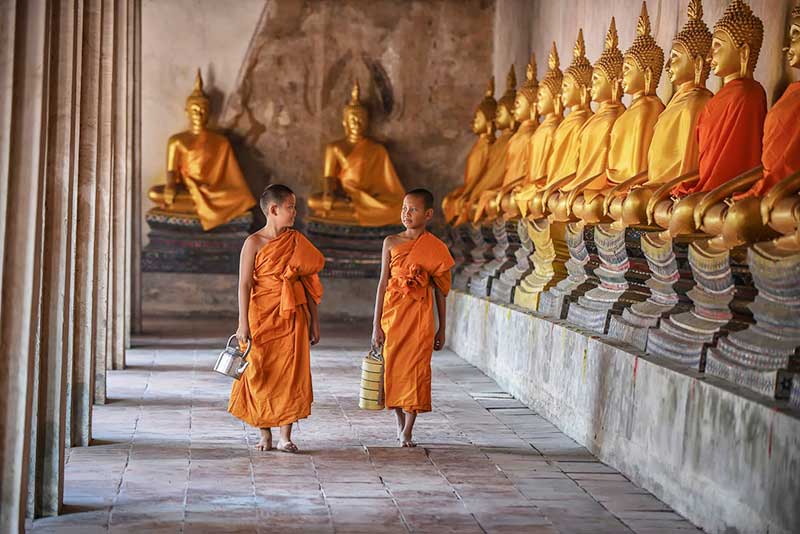 Triết lý nhà Phật đã ảnh hưởng sâu sắc đến mọi sinh hoạt của người dân đất Thái và là chất keo bảo vệ sự hòa thuận, cố kết cộng đồng trong xã hội Thái Lan.