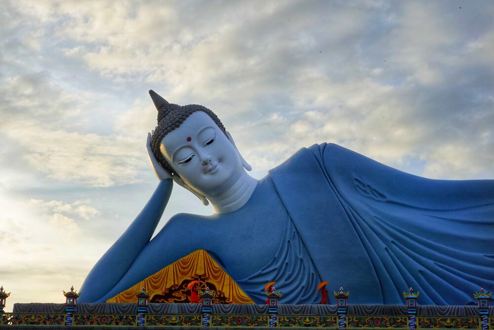 Chiêm ngưỡng tượng Phật nằm lớn nhất Việt Nam ở chùa Som Rong
