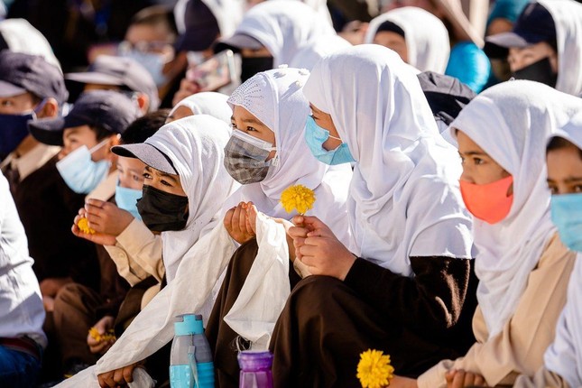 Các thành viên cộng đồng Hồi giáo trong buổi gặp gỡ Đức Dalai Lama tại Eidgah ở Padum, Zanskar, Ladakh