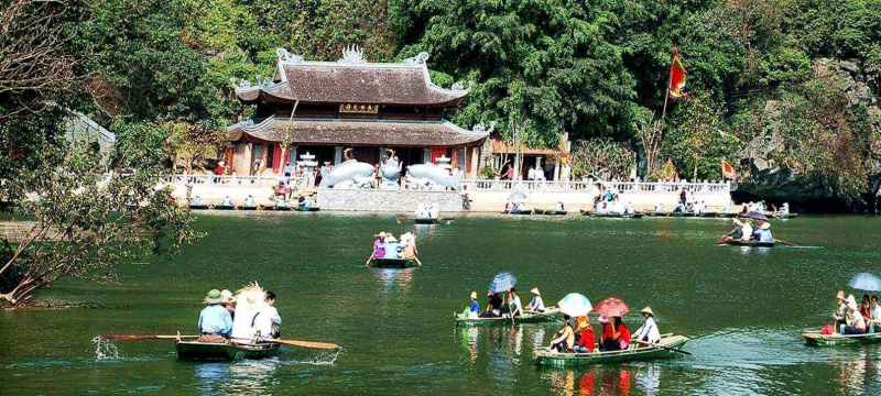 Hình ảnh sông nước trong mùa lễ hội ở chùa Hương Tích - Ảnh sưu tầm