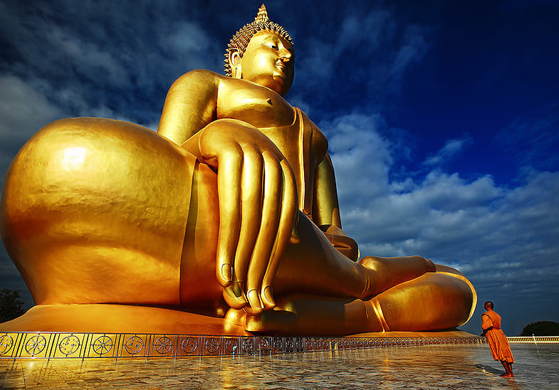 Phật Pháp được chia thành ba thời kỳ là thời Chánh Pháp, thời Tượng Pháp, và thời Mạt Pháp.