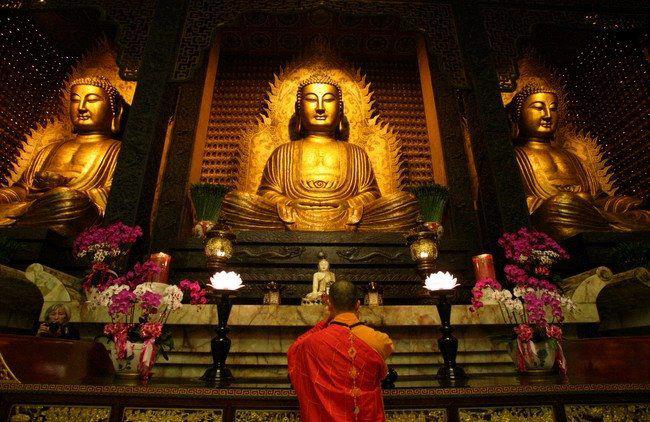 Muốn đem Phật pháp vào tâm, chúng ta phải sám hối
