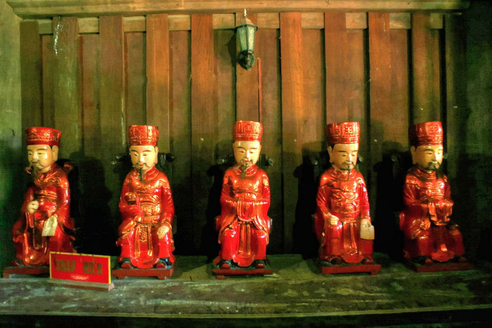 Bảo lưu được hàng trăm tượng thờ và đồ tế thời Lê, chùa Keo được coi là một bảo tàng nghệ thuật Việt giai đoạn đầu thế kỷ 17.
