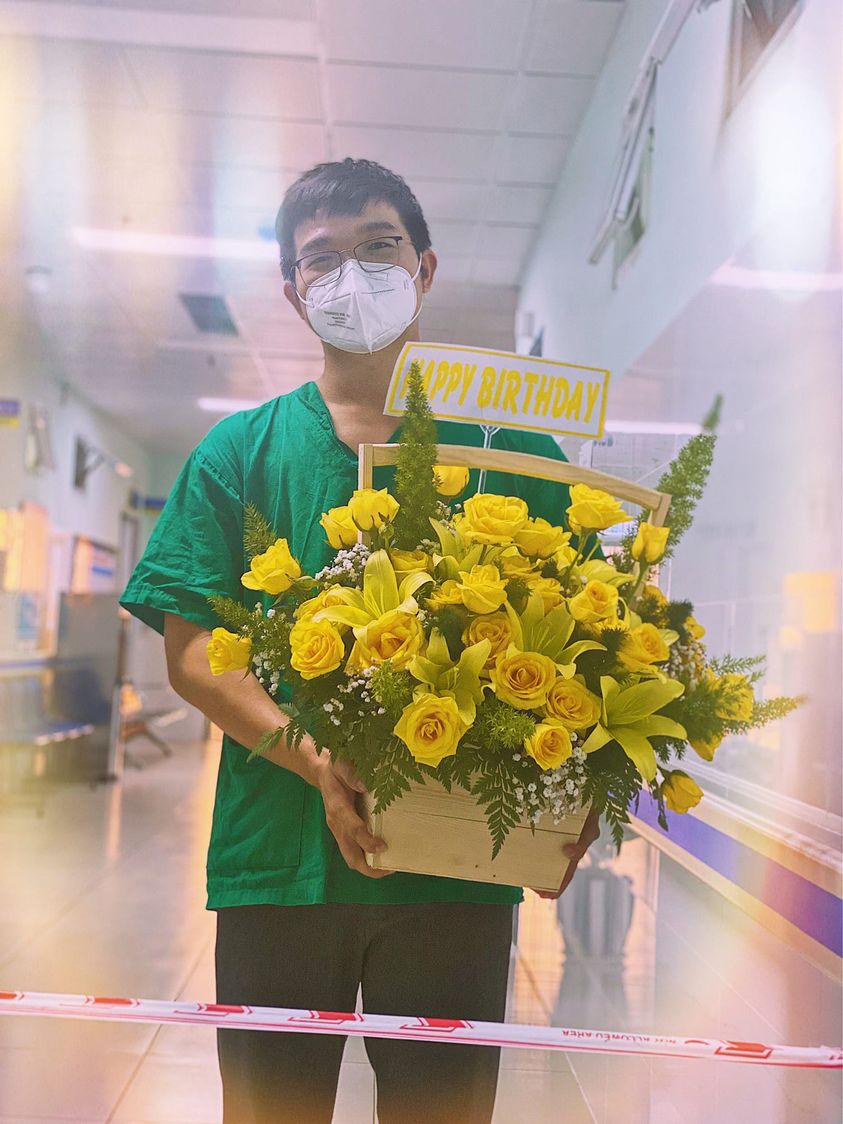 BS Nguyễn Tuệ Nguyên Tâm đón sinh nhật tuổi 30 trong đơn vị cách ly người bệnh Covid19; tháng 08 năm 2021