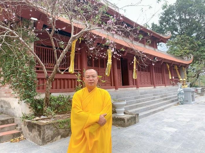 Thầy Thích Chí Chung, trụ trì chùa Thanh Mai.