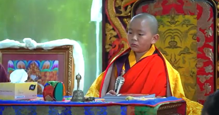 Hoàng tôn Vairochana Rinpoche.